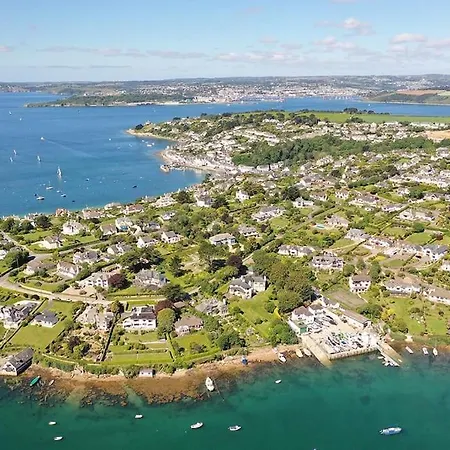 Luxury By The Harbour In * Saint Mawes